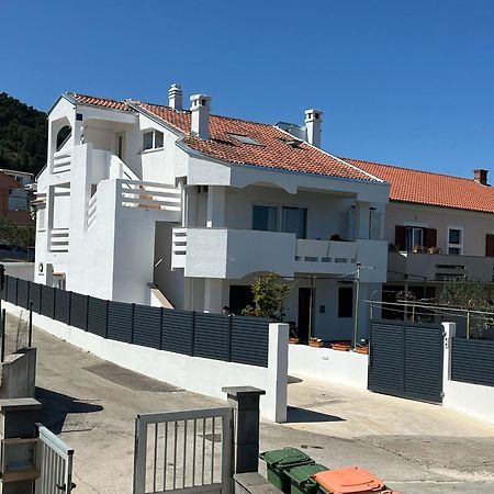 Apartman Dunatov Preko Exteriér fotografie